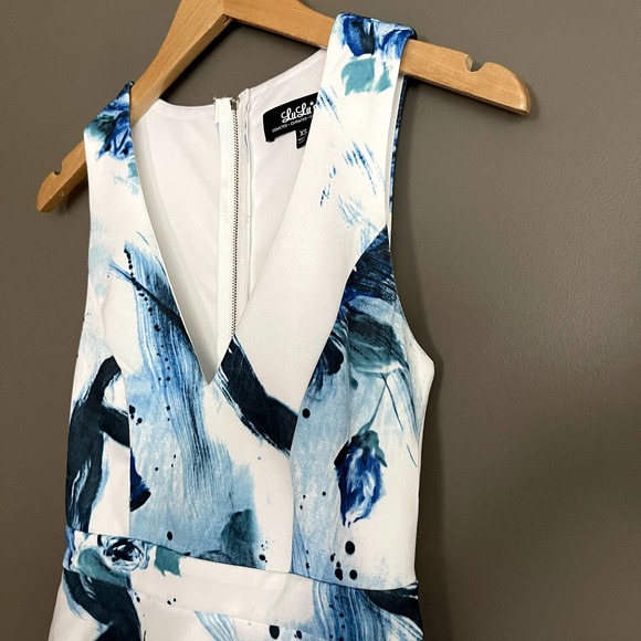 Lulu's Calligraphy Fonts Blue and Ivory Print Skater Dress Sz XS Abstract Floral - Picture 10 of 16